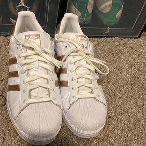 Women Adidas White/Gold  shoe’s worn once 11 in Women